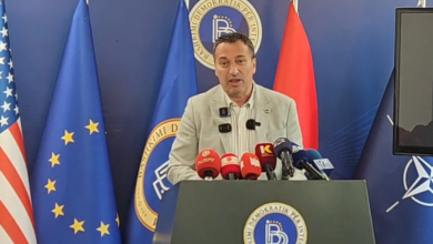 Photo of Bexheti: Përveç stemës dhe himnit, të ndryshohet edhe flamuri i Maqedonisë së Veriut!