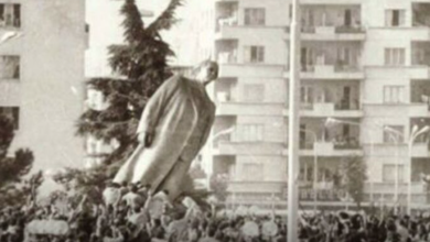 Photo of Përkujtohet sot rënia e monumentit të diktatorit komunist Enver Hoxha