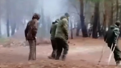 Photo of CNN: Rusia dërgon ushtarë të plagosur me paterica në frontin e luftës
