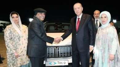 Photo of Erdogan u dhuron liderëve botëror nga një veturë të prodhimit turk “TOGG”