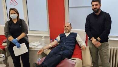 Photo of Zeqirja Ibrahimi viziton klinikën e Transfuzionit vazhdon traditën e dhurimit të gjakut, një akt që e kryen çdo vit
