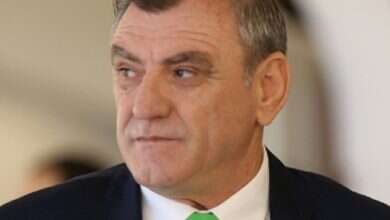 Photo of Agron Duka: Emigrantë, mos u mashtroni me flamuj dhe koncerte