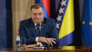 Photo of Dodik, i kërkuar me urdhër arresti, ndodhet në Moskë
