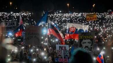 Photo of ‘Sllovakia është Evropë’/ Mijëra protestues kërkojnë dorëheqjen e kryeministrit në mandatin e katërt