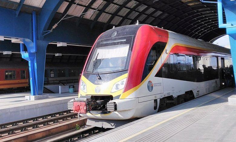 Mickoski  Së shpejti nis  hekurudha e shpejtë   Projekte të reja infrastrukturore  pa kredi e donacione