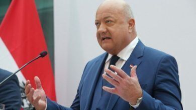 Photo of Christian Stoker betohet si kancelar i ri i Austrisë 5 muaj pas zgjedhjeve, koalicioni që nxori jashtë loje partinë filo-ruse