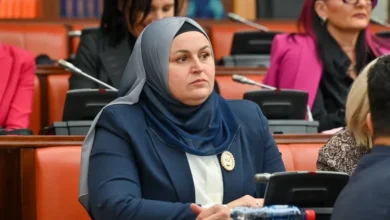 Photo of LSDM paralajmëroi kallëzim penal për deputeten Saliu – Fetai, kabineti i Gashit: Deputetja ka vepruar sipas Rregullores