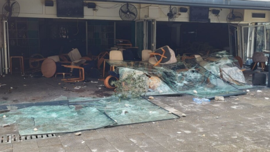 Photo of Koçan, protestuesit demolojnë kafenenë që është nën pronësi të pronarit të diskotekës “Puls”