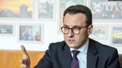 Photo of Petkoviqit i djeg që ambasadori britanik e uroi Kosovën për njohjen nga Kenia, ky është reagimi i tij