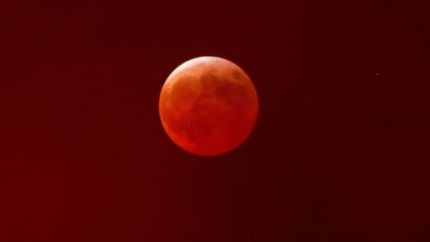 Photo of “Hëna e përgjakur” shfaqet në Mbretërinë e Bashkuar (FOTO)