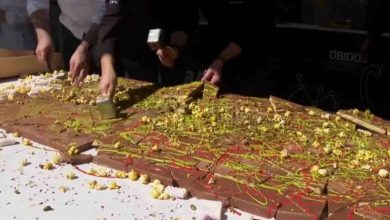 Photo of Një “Çokollatë e Dubait” e madhe merr vëmendjen e të gjithëve në një festival në Portugali