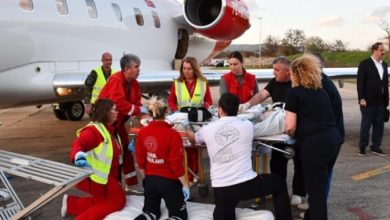 Photo of Avioni i ambulancës i dërguar nga Turqia për të marrë të lënduarit nga zjarri në Koçani mbërrin në Shkup