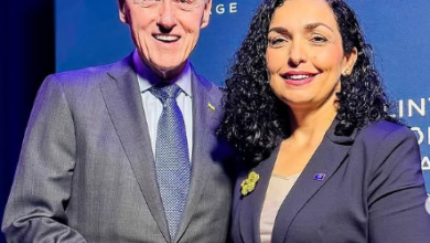 Photo of Presidentja me fjalë të mëdha për Bill Clintonin: Faleminderit për jetët e shpëtuara