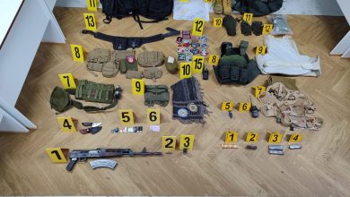 Photo of Aksioni i policisë në veri dhe jug të Mitrovicës, cak kontrabanduesit e armëve