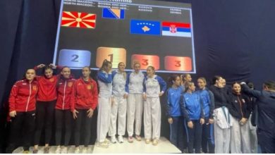 Photo of Flamuri i Kosovës dhe ai i Serbisë karshi njëri – tjetrit dhe garuesit në një foto në podium!