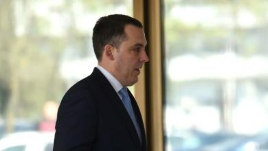 Photo of Deputeti i partisë së Gjukanoviqit arrestohet në Beograd – mbrëmë kishte publikuar video nga protesta e studentëve