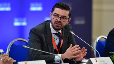 Photo of Sefer Selimi ironizon Bekim Qokun: “I dëgjuam studentët dhe qëndrojmë me ta,” Dhe pastaj të vazhdoj- BDI 20 vjet blla blla blla…
