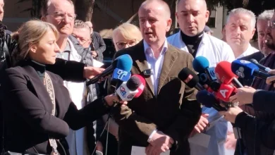 Photo of Taravari: Edhe kryeministri edhe unë si ministër i Shëndetësisë kemi për detyrim t’i vizitojmë pacientët
