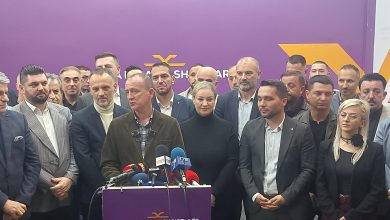 Photo of Arben Taravari: U brengosa pse nuk më ftuan në takimin e sotëm të VLEN-it!