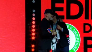 Photo of Rama surprizohet nga ikona e Juventusit në Milano, Tacchinardi ngjitet në podium dhe i bën dhuratën e veçantë: Do të të sjellë fat