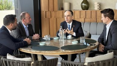 Photo of Arben Taravari takoi presidentin e Shqipërisë Bajram Begaj