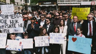 Photo of Protesta në Ulqin, Abazoviq: Qeveria e Malit të Zi do të zhdukë shqiptarët