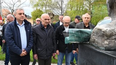 Photo of Rexhepi: Mujadin Aliu 26 vite më parë me heroizmin më të lartë, ra për të mos vdekur kurrë heroi i kombit