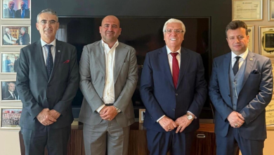 Photo of Lazim Destani takon Ambasadorët shqiptarë të akredituar në Emiratet e Bashkuara Arabe