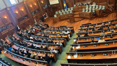 Photo of Kurti matet dy herë, s’i ka numrat në Kuvend