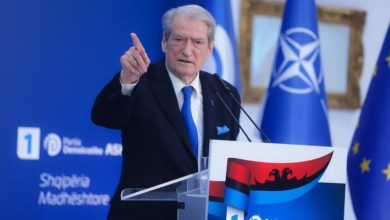 Photo of Berisha fton sërish Ramën në debat: Nuk jam në politikë për interesa pasurie. Qëllimi im i vetëm është Shqipëria Madhështore