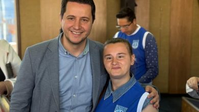 Photo of Valbon Limani takon fëmijët me aftësi ndryshe
