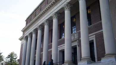 Photo of Sekretari i Trump kërcënon Harvardin: Do t’ju ndalojmë të regjistroni studentë të huaj