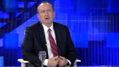 Photo of Taravari: Në VLEN kemi zëvendësministra që nuk shkojnë në punë, ose shkojnë vetëm një ditë në javë