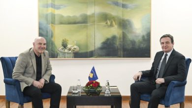 Photo of Çitaku i reagon Kurtit: Takimet partiake në ambientet e Qeverisë janë abuzim me pushtetin