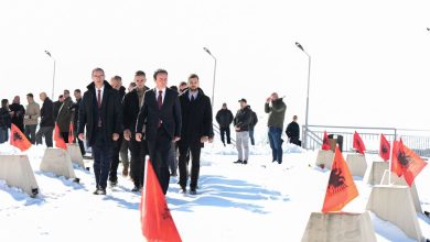 Photo of Osmani dhe Kurti kujtojnë Betejën e Koshares: Dëshmi e lavdisë dhe sakrificës së UÇK-së për liri