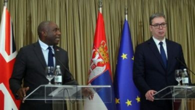 Photo of Si gënjeu Vuçiq para syve të Sekretarit të Jashtëm britanik?