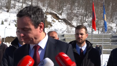 Photo of Kurti “pa fjalë” pas refuzimit nga Abdixhiku, sapo i bëhet pyetja largohet nga gazetarët – pamje