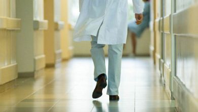 Photo of Ambulanca të mbushura plot, Mjekët: Pacientët vuajnë nga virusi i stomakut