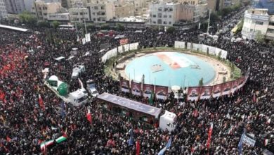 Photo of Mijëra qytetarë në Teheran i japin lamtumirën 60 viktimave të sulmeve izraelite, mes tyre komandantë të lartë dhe shkencëtarë bërthamorë