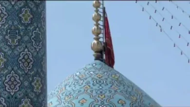 Photo of Irani ngre flamurin e kuq në xhaminë kryesore, sinjal për hakmarrje ndaj Izraelit