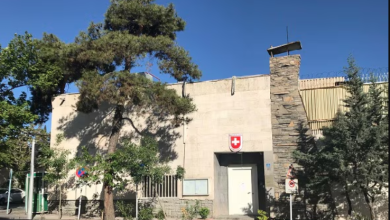 Photo of Zvicra mbyll përkohësisht ambasadën në Teheran