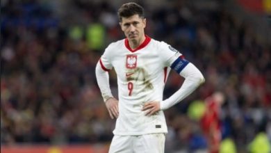 Photo of “U soll si idiot”, futbollistët polakë i dalin kundër Levandovskit