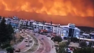 Photo of Zjarret përfshijnë Turqinë, Izmiri nën flakë, tymi arrin deri në Patmos! Mbyllet aeroporti