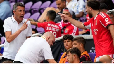 Photo of Futbollisti për pak sa nuk e rrah trajnerin, i kthehet keq atij gjatë ndeshjes për Kupën e Botës