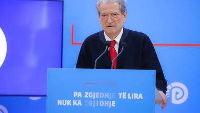 Photo of “Do ia bëjmë Tiranën ferr”, Berisha premton protesta të forta në kryeqytet kundër kryeministrit Edi Rama