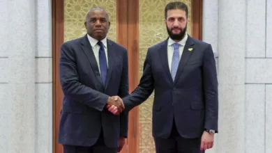 Photo of David Lammy thyen akullin, bëhet ministri i parë britanik që viziton Sirinë që nga kryengritja e vitit 2011