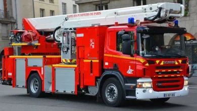 Photo of 180 zjarrfikës në luftë për të shuar flakët në një ndërtesë tetëkatëshe