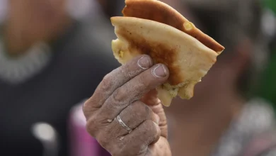 Photo of 10 palestinezë vdiqën nga uria në 24 orët e fundit në Gaza