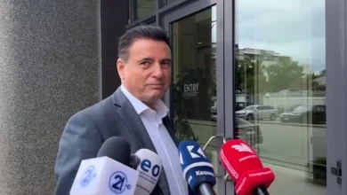 Photo of Bahtiri godet Berat Buzhalën dhe Valon Sylën: “ortaku i Veselinoviqit dhe libertariani i vetëshpallur”