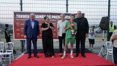 Photo of Ul siparin turneu në Preshevë, Presidenti Duka: Kënaqësi & emocion që isha këtu. Qëllimi ynë, të promovojmë futbollin e të motivojmë fëmijët të luajnë